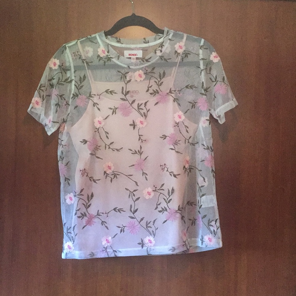 Women’s medium Bongo shirt